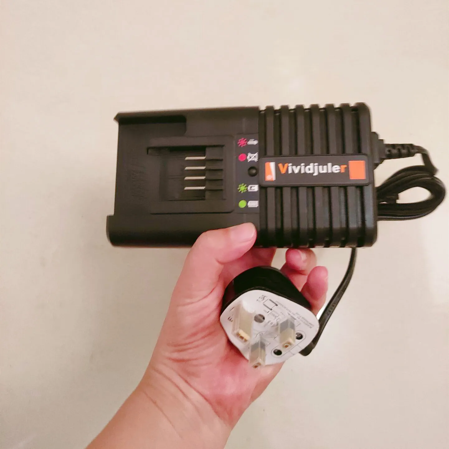 

14.4- 20-Volt Fast Charger for WORX WA3860 WORX WA3551 WA3549 WA3550 WA3553 battery 100-240V