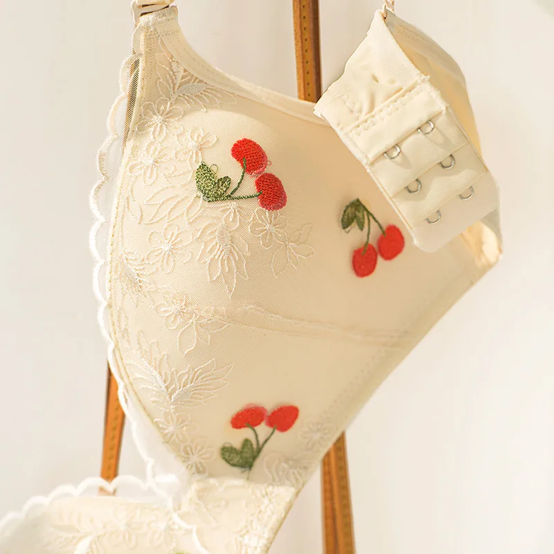 Женский бюстгальтер без косточек Wasteheart черный белый с кружевной подкладкой и