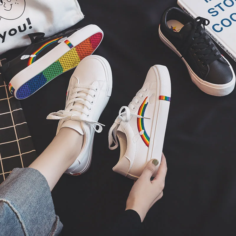 Женская кожаная обувь радужной расцветки коллекция 2019 года сезон осень модная на