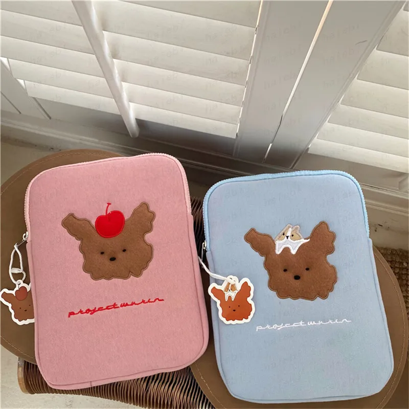 

2021 New Korea Laptop Handbag for Korea Ins Cute Bear Cherry Embroidered 10.5 11inch Mac Ipad Pro Case IPad Makeup Storage Bags