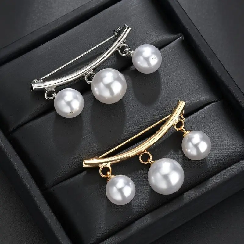 

NEW Pearl Fixed Strap Charm Safety Simulated Pearl Pin Brooch Sweater Cardigan Clip Chain Brooches Jewelry Non-slip Buckle BEST