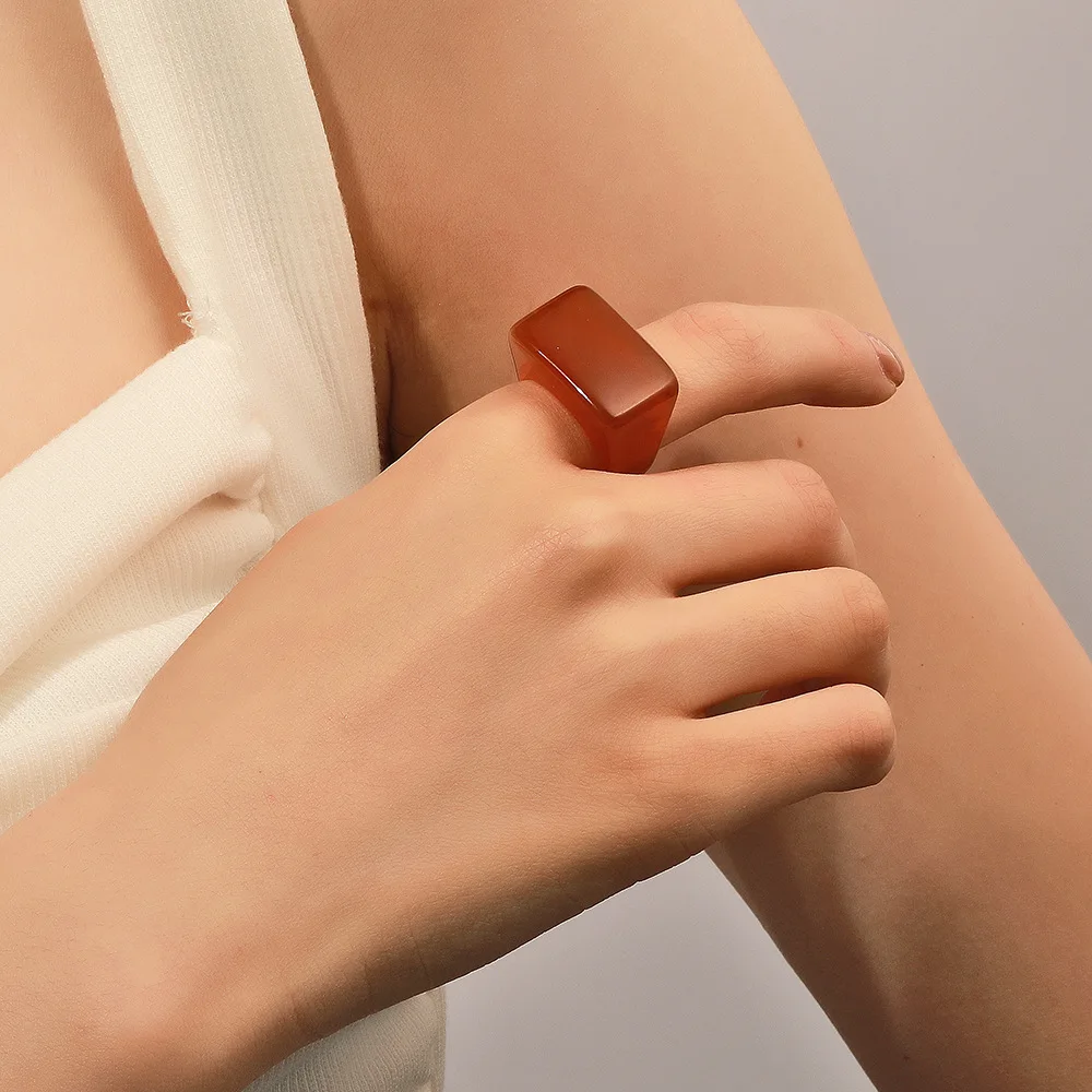 

Acrylic Jewelry Retro Multicolor Acrylic Geometric Square Ring Ladies Simple Large Thick Resin Ring Jewelry Gift Wholesale