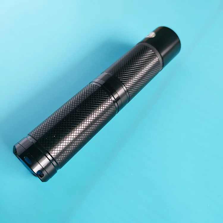 Миниатюрный взрывозащищенный фонарик JW7302 для пожарных и электроэнергетических служб: мощное освещение для маленького обслуживания и аварийной сигнализации.