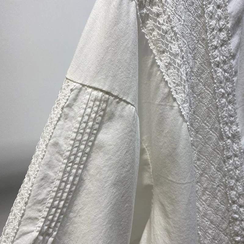 

2021 Spring Fall Retro Fashion Embroidered Lace Patchwork Ladies Top Round Neck Long-Sleeved Shirt Crocheted Loose Slim Blouses