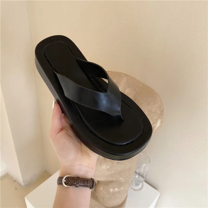 

Summer Flip Flops Outdoor Slippers Women Fashion Thick Bottom Women Flat Heel Casual Vacation Beach Shoes Women's Home Slippers