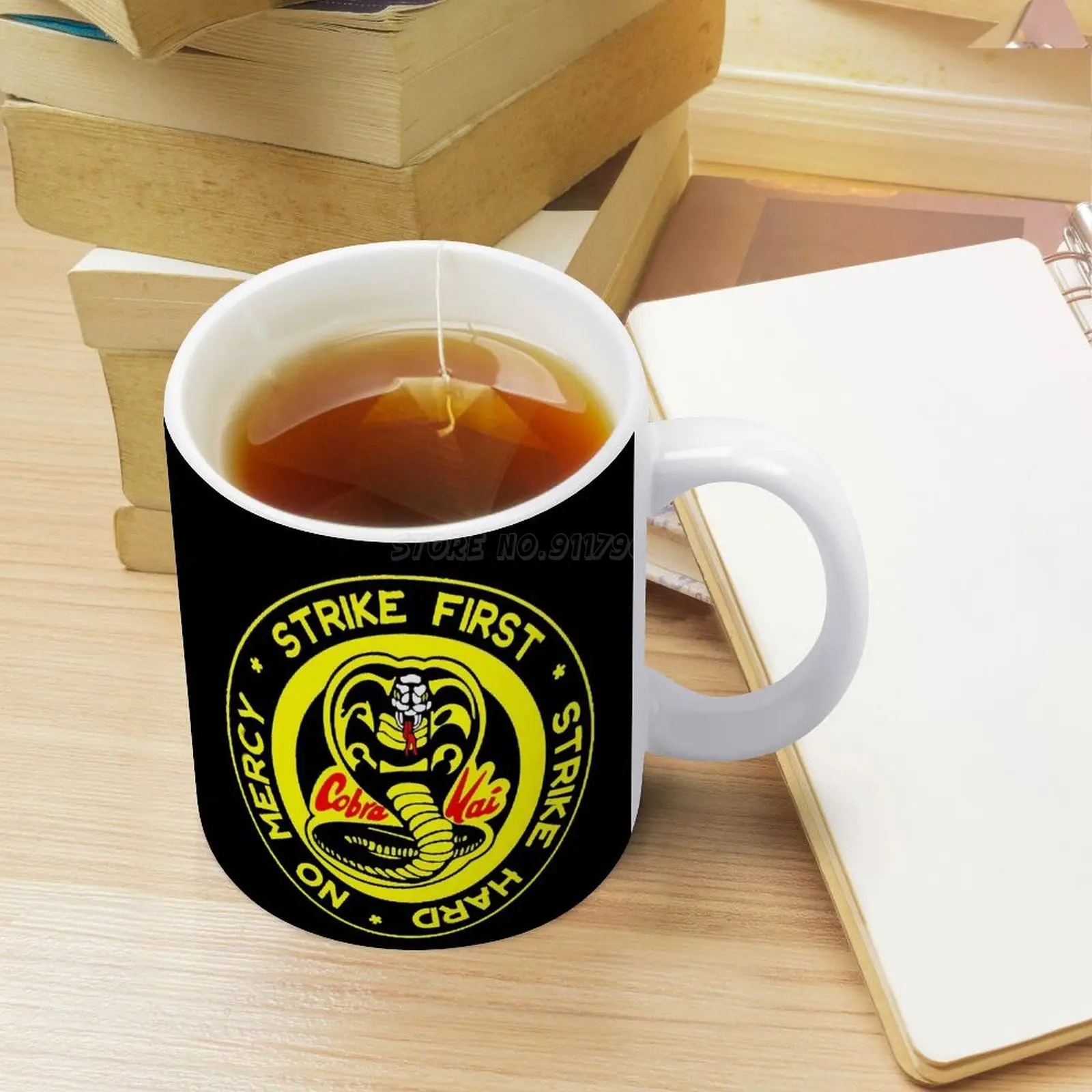 Керамическая кружка Kai White объемом 11 унций с забавным надписью "Strike First Hard No Mercy Har on". Уникальный подарок для кофе/чая/какао.