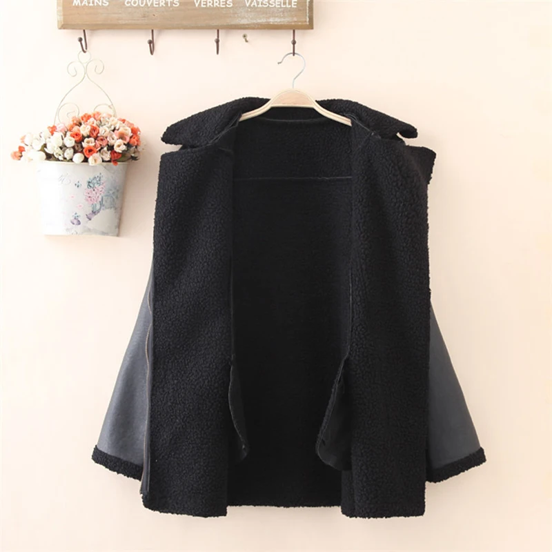 Женская короткая куртка из ПУ кожи свободная утепленная большого размера 4XL G731