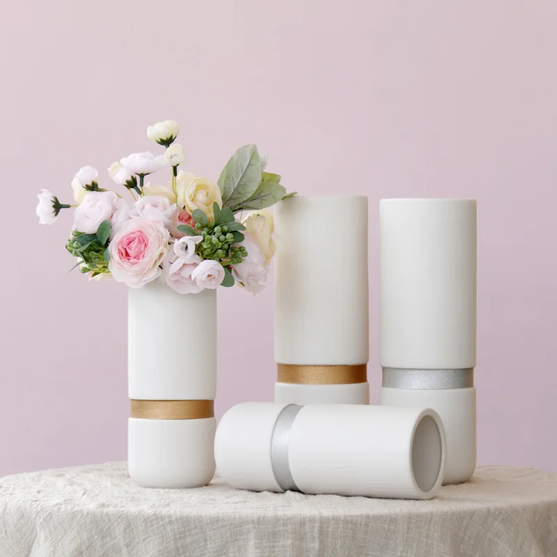 

Скандинавская Золотая керамическая ваза, простые японские современные украшения для дома, украшения для гостиной, сушеные цветы, Цветочная...