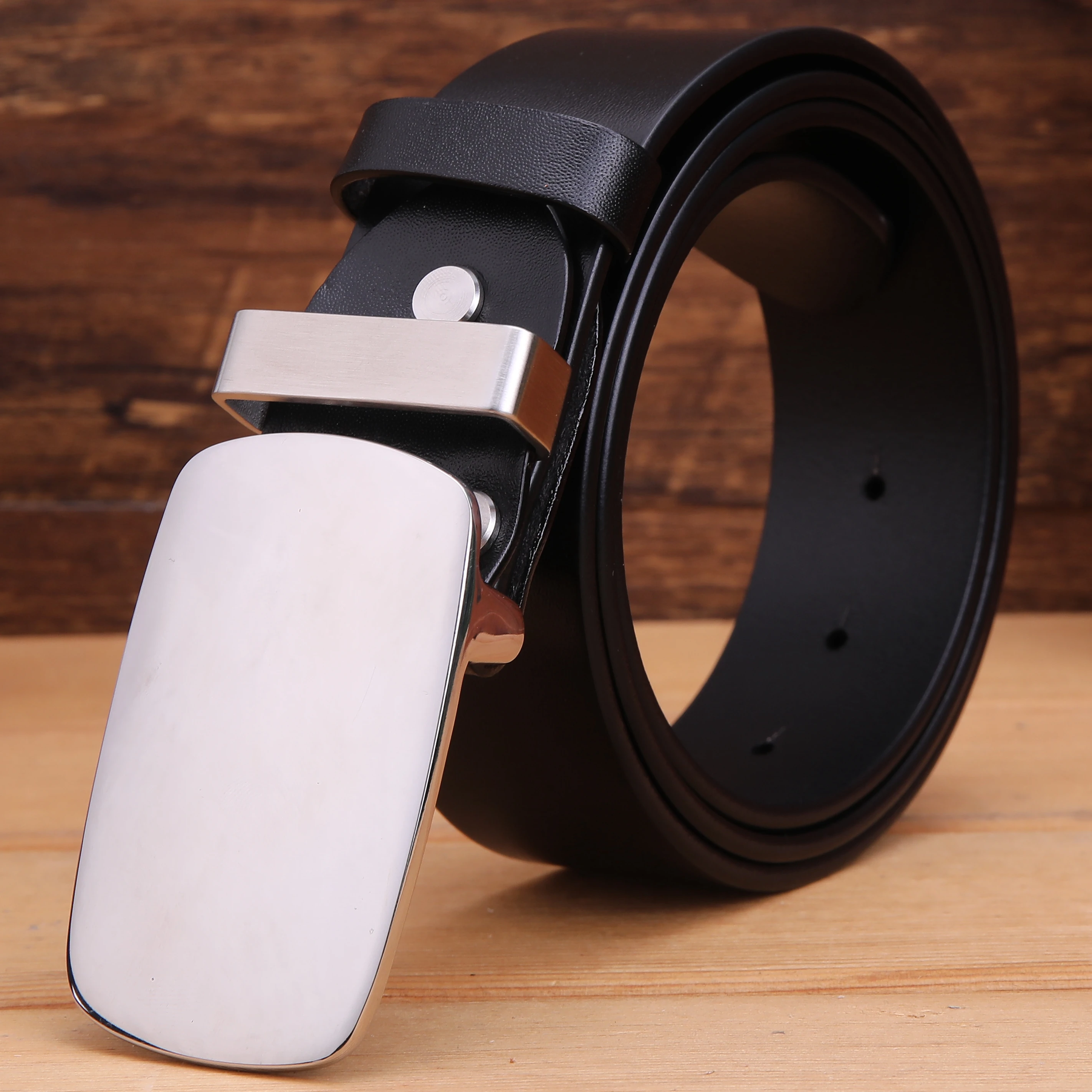 2021 Нержавеющая сталь Плавная застежка мужские ремни класса Люкс с натуральным