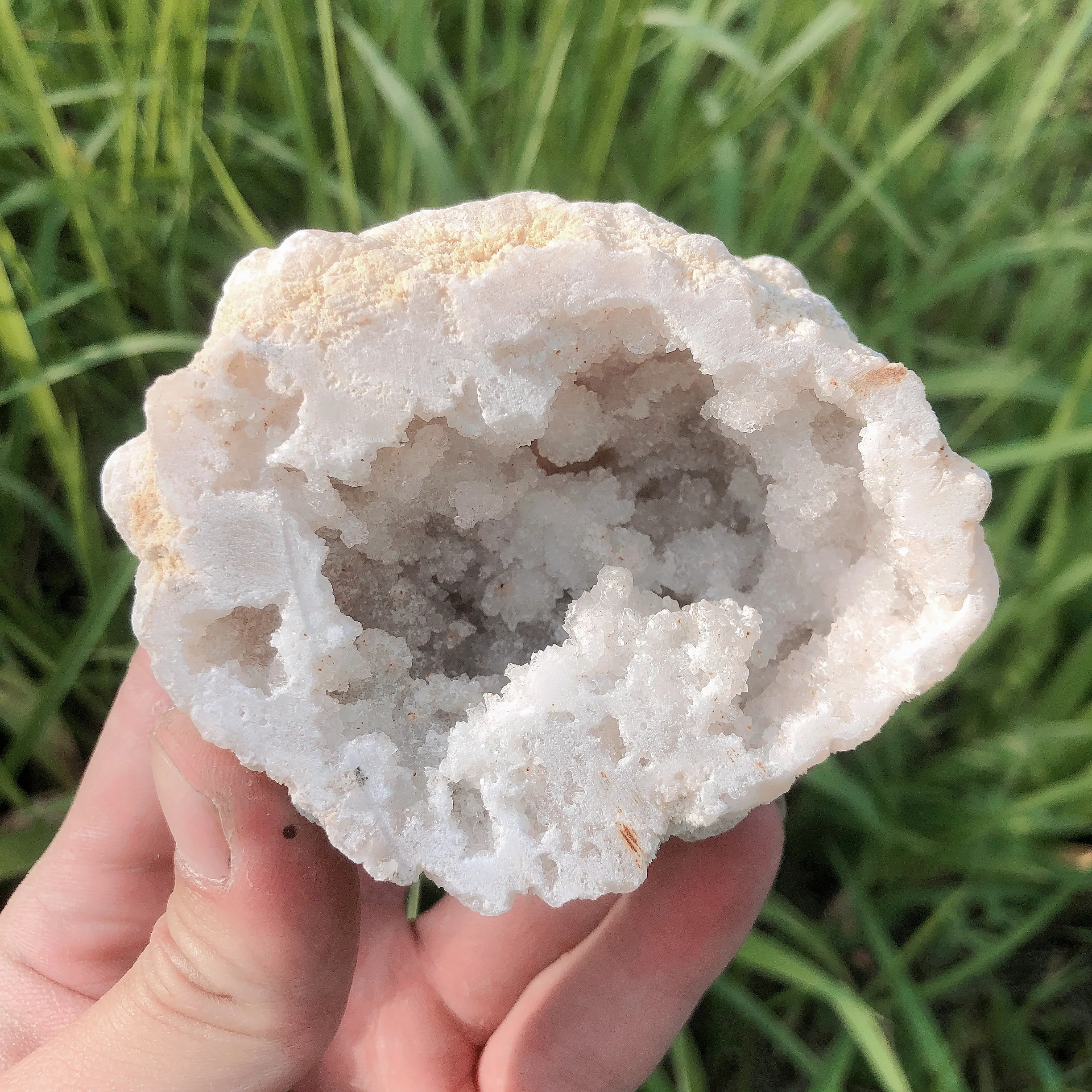 

1pc Natural Crystals Quartz Hollow Agate Geode Energy Reiki Stones Room Home Office Aquarium Decoration Accessories Gemstone