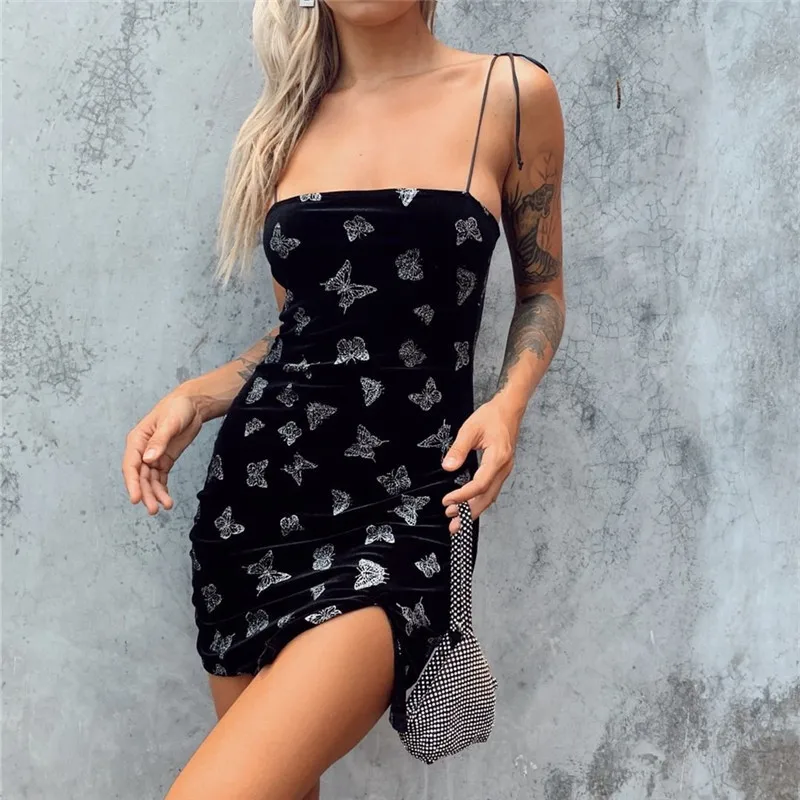 Женское бархатное мини платье с принтом серебряных бабочек черное облегающее