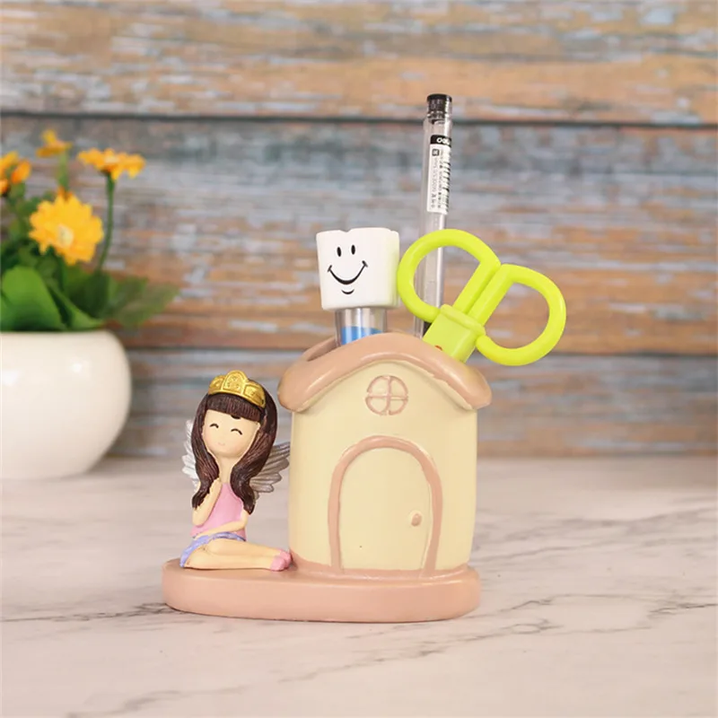 

Cute Fresh Resin Painted Stationery Pen Holder Personality Beautiful Desktop Decoration