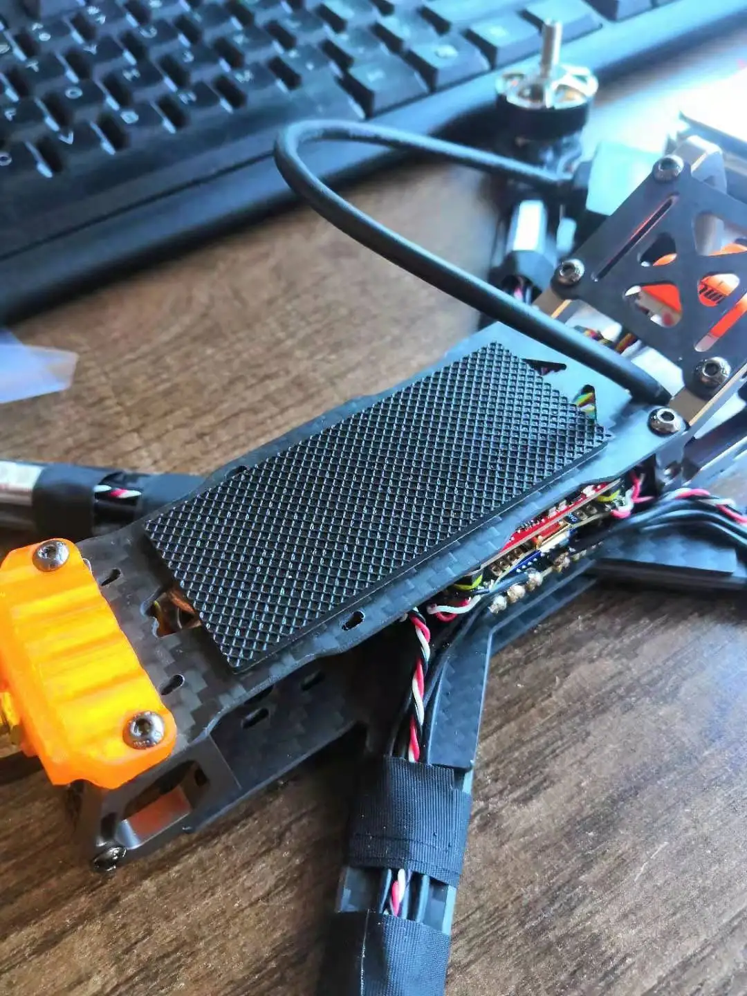 Силиконовый нескользящий коврик для радиоуправляемого дрона с аккумулятором LiPo