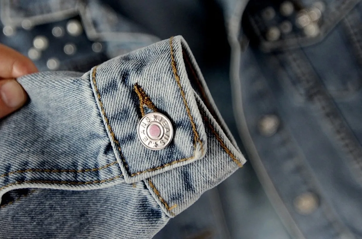 

Plus Size Beading Diamonds Denim Jacket Women Lapel Loose Cowboy Jacket 2021 Spring Autumn Punk Indie Aesthetic Outwear Vintage