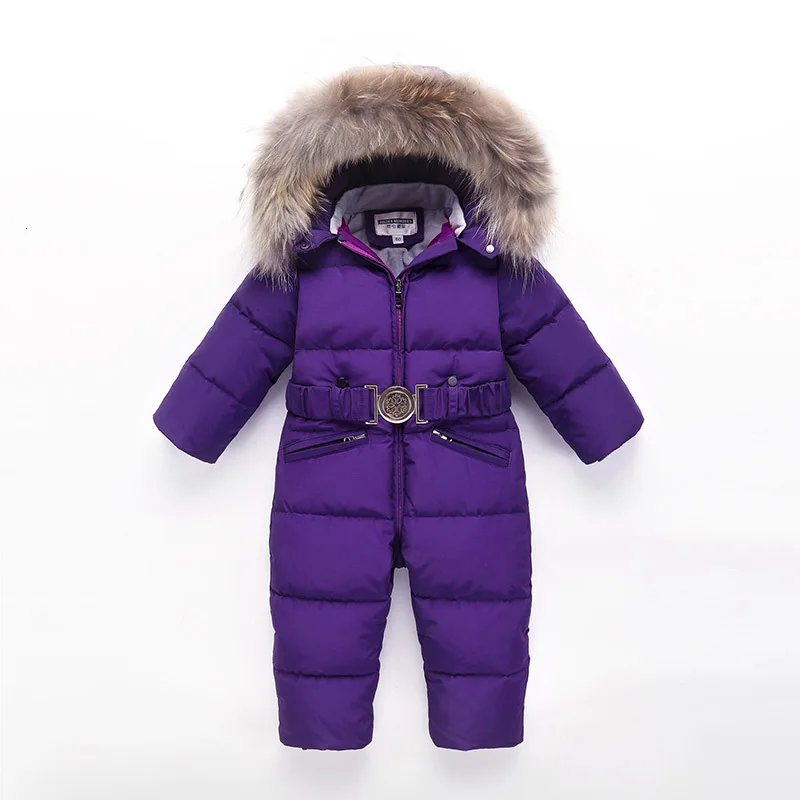 Purple Русские зимние детские зимние костюмы для малышей, детский комбинезон на утином пуху, утепленные детские комбинезоны с капюшоном из натурального меха енота, От 0 до 6 лет - Цвет: Purple