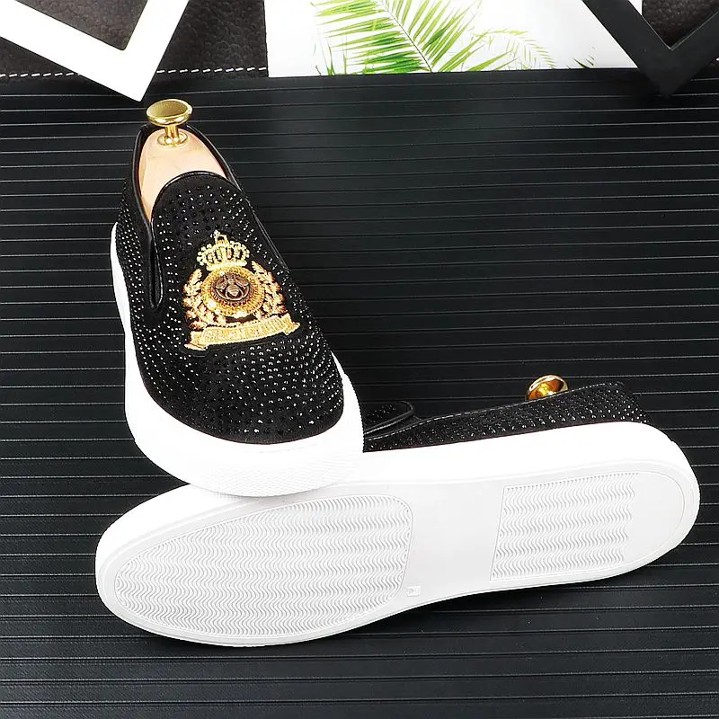 Мужские модные замшевые кожаные мокасины с вышивкой Стразы лёгкие туфли типа