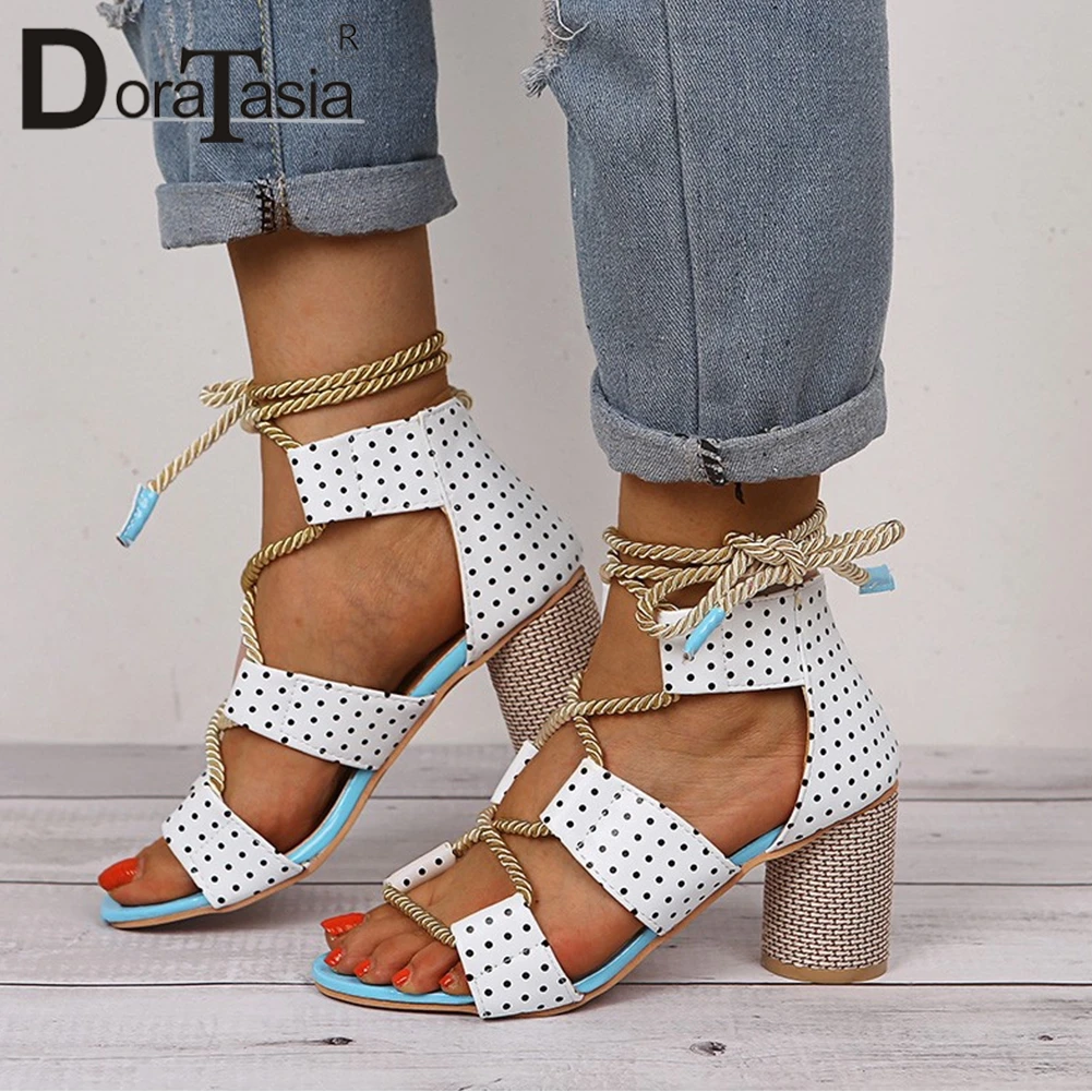 Женские босоножки на высоком каблуке DORATASIA разноцветные элегантные с низким