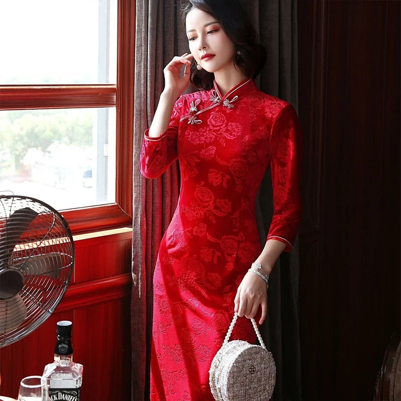 Элегантное традиционное китайское свадебное платье Qipao с браслетом и рукавами из