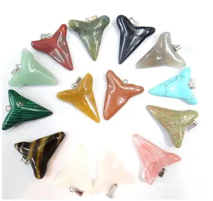 Натуральный драгоценный камень кварц кристалл тигровый глаз бирюзой и зубами