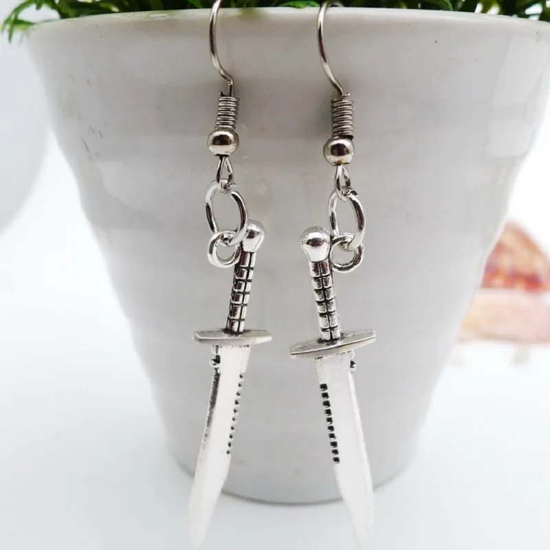 2020 трендовые Винтажные висячие серьги в форме ножа ретро кулон милые крутые