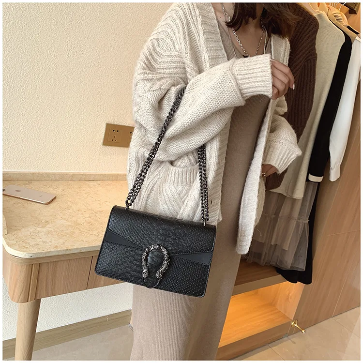 

Retro Spepentine Pattern Messenger Bag PU Leather Crossbody Bag Tote Fashion Shoulder Snake Button Handbag Hobos Women Totes Bag