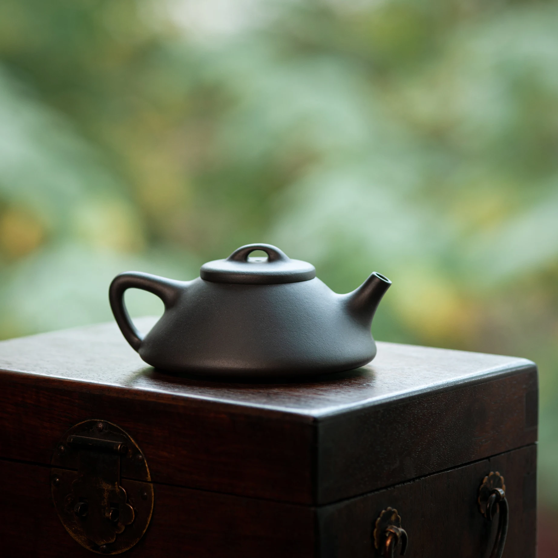 &quotKingTeaMall&quot Yixing Teapots &quotWen Ren Piao - Shi Piao&quot 110cc Zisha Teapot Dark Mud Teawares Teasets Teatools Tea Gifts. | Дом и