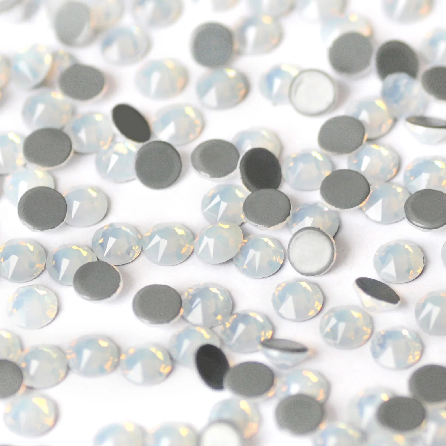 YANRUO 2088HF White Opal 8 Big Small Crystal Strass Flatback Rhinestone Hot Fix For Decorative Glasses | Дом и сад