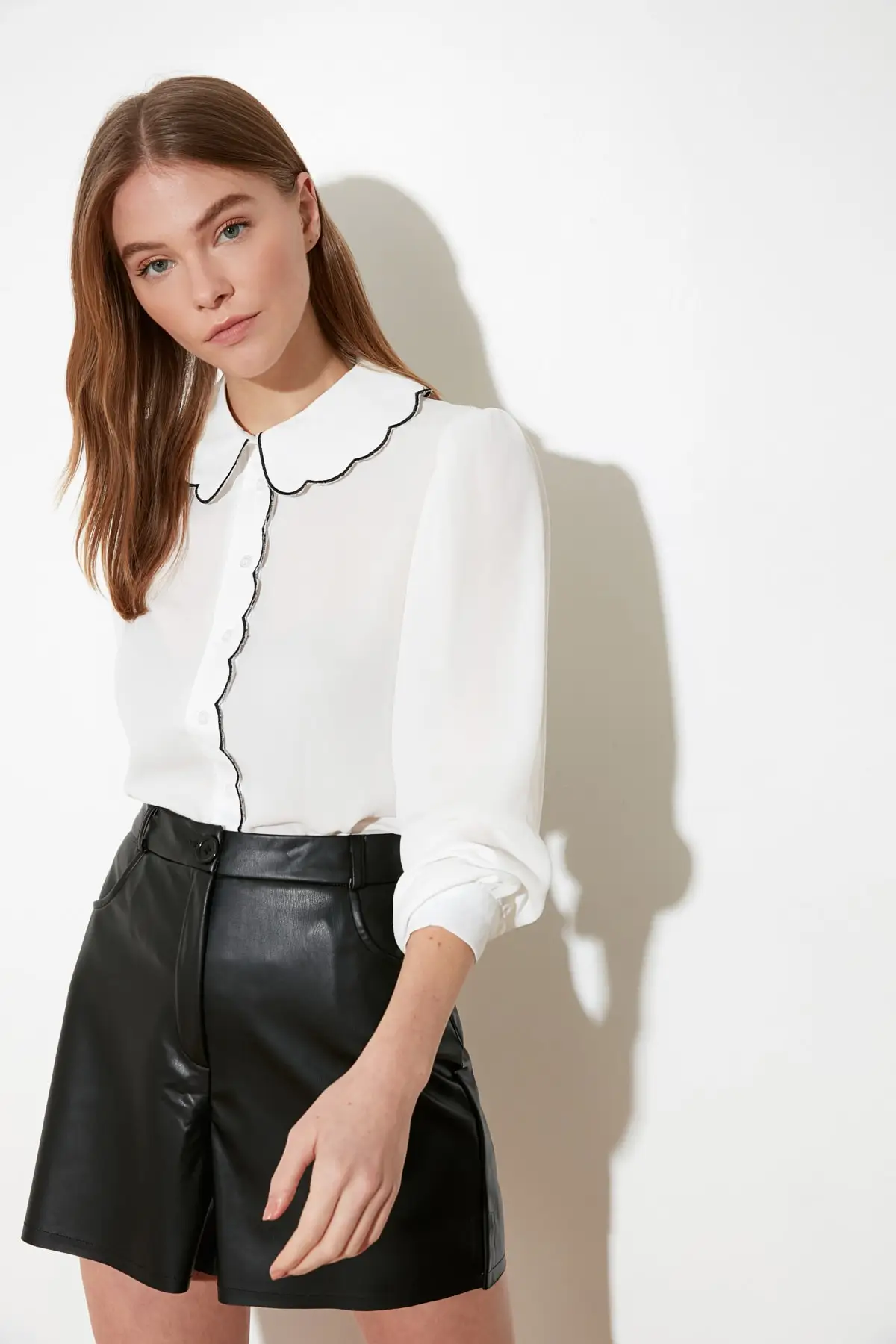 

Trendyol Collar Detailed Shirt TWOAW21GO0302