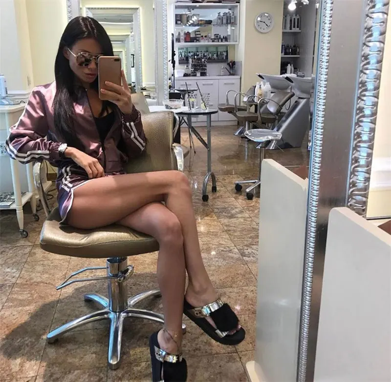 Женская одежда комплект из белых шорт |