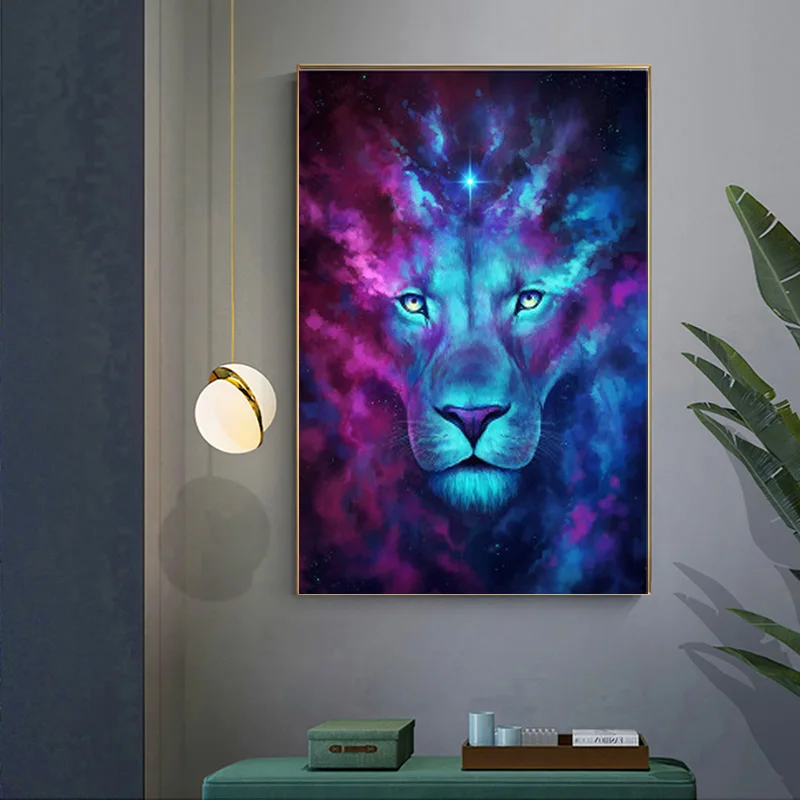 Художественный красочный синего цвета с принтом Лев и картина в абстрактном