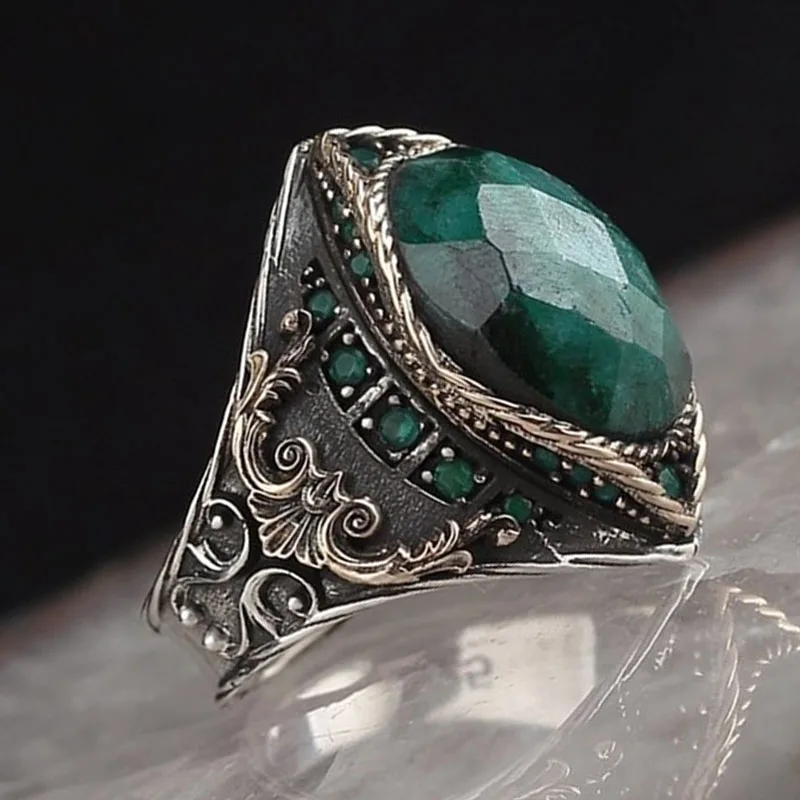 

Popular Large Dark Green Stone Ring for Men Vintage Jewelry Ancient Silver Color Carved Pattern Metal Oval Zircon Finger Ring