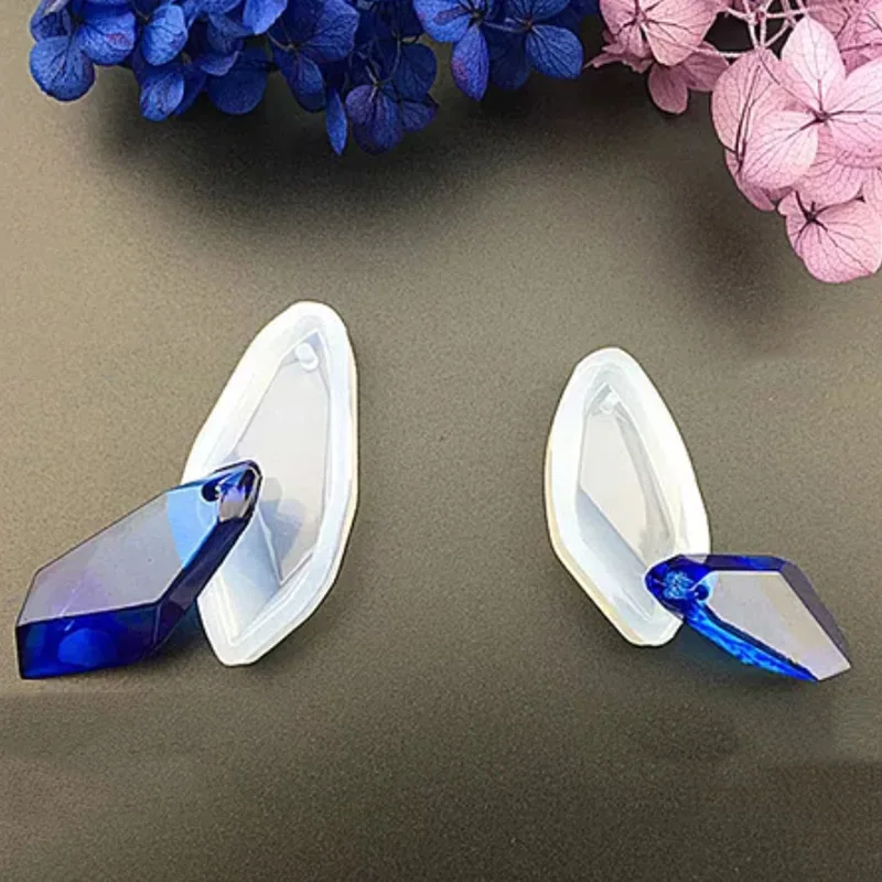 

1pcs Diamond-shaped Face Pendant Silicone Mold Resin Silicone Mould Handmade Tool Epoxy Resin Molds DIYJewelry Crystal Molds