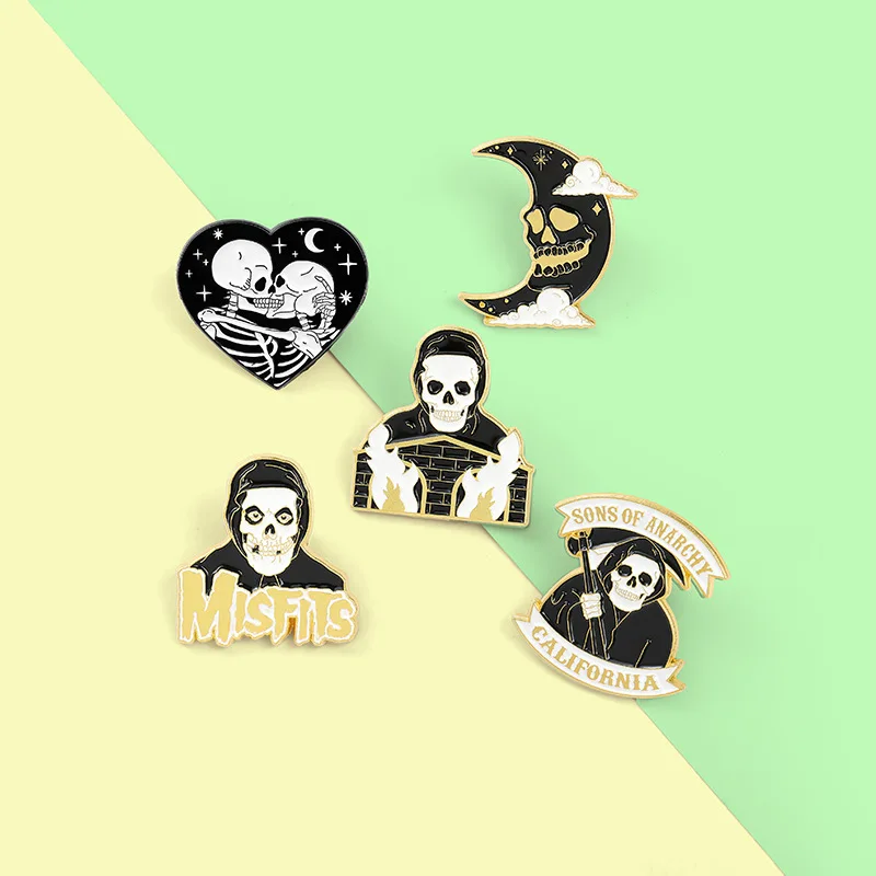 

Japanese Anime Badges Halloween Cartoon Lapel Pins Terror Skeleton Brooch Grim Reaper Sickle Enamel Pin Friends Gift Jewelry