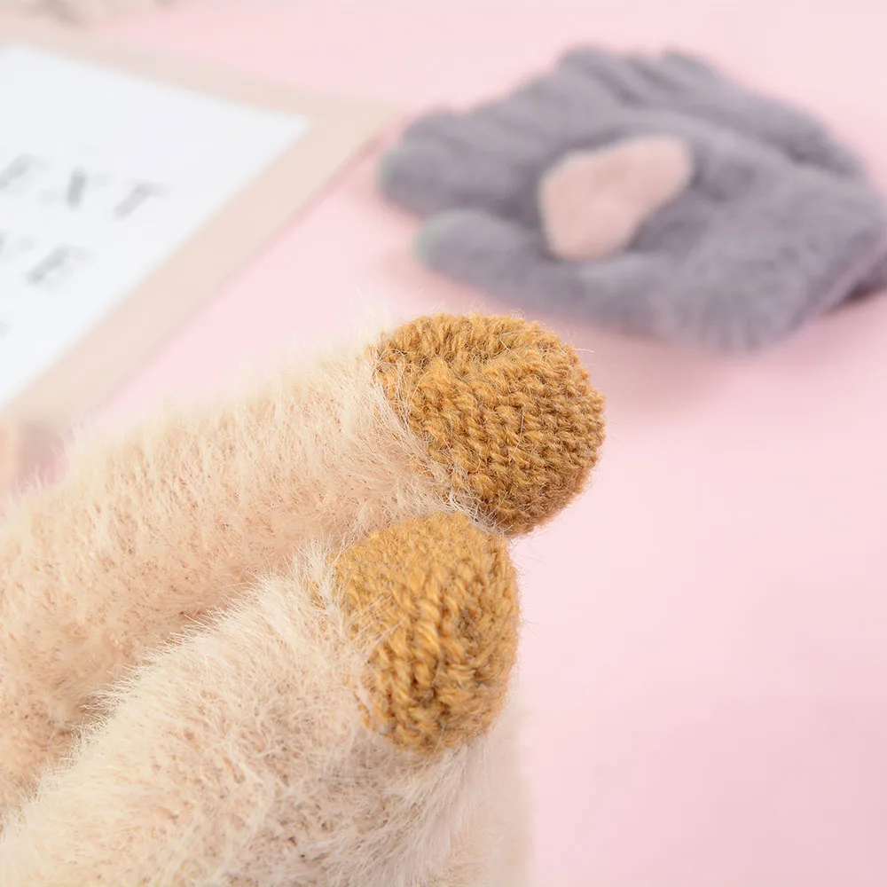 

Touch Screen Knitted Gloves With Pink Heart Warm Mittens Winter Plush Full Finger Cycling Gloves Cute Women Solid Plush Mittens