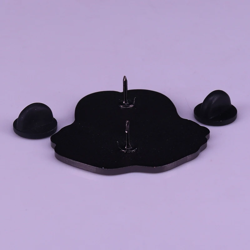 Акулья пасть лодка эмали штырь-это выглядит как ветер спокоен но есть реальная