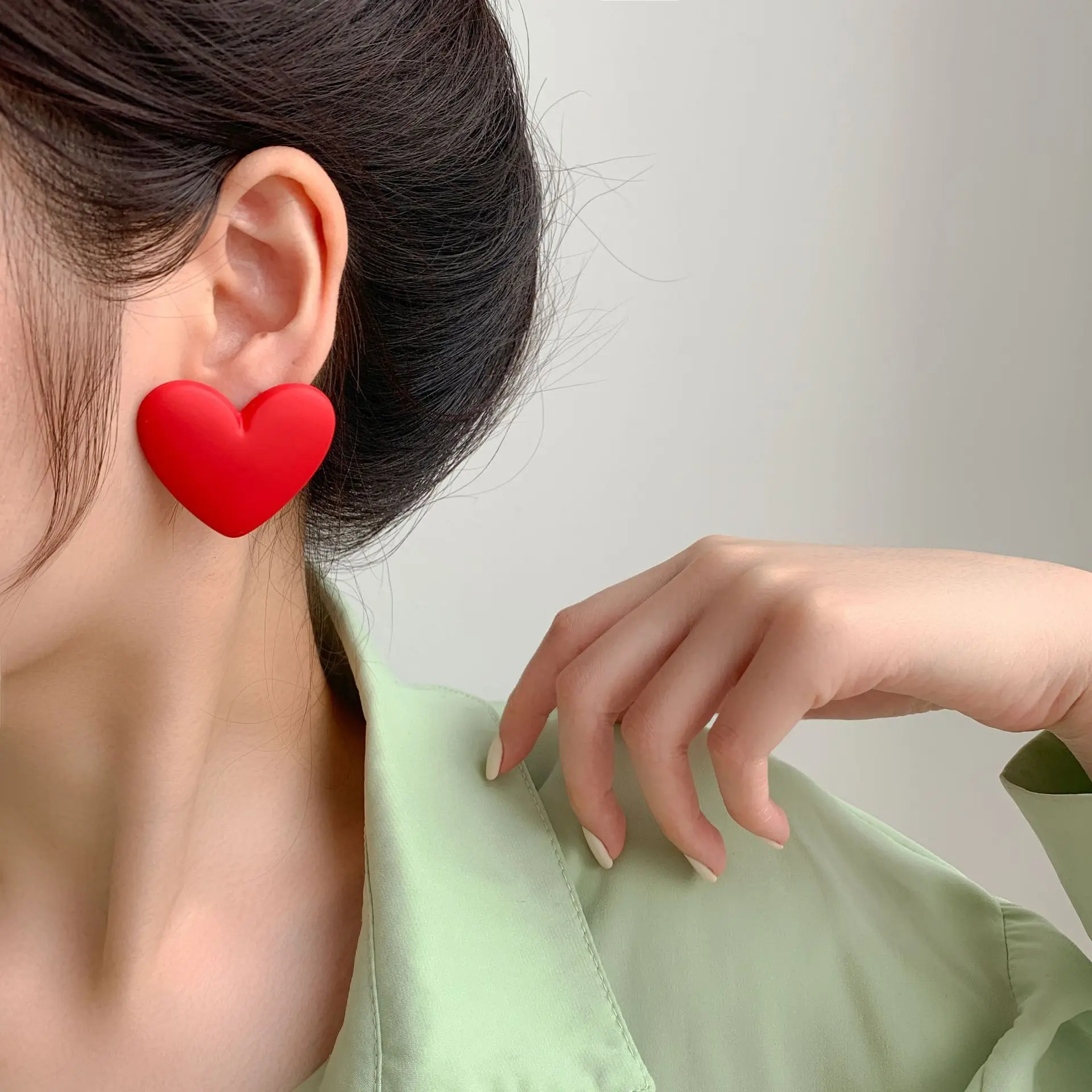 

Fashion Temperament Creative For Women Heart Stud Earring Vintage 925 Sterling Silver Acrylic