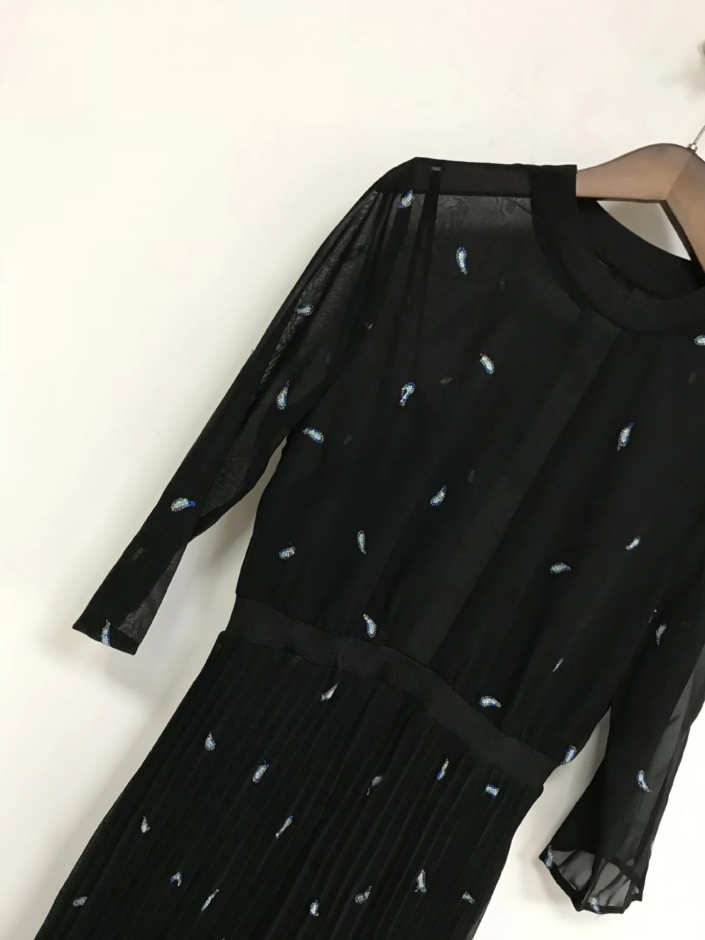 Женское платье осенне-зимнее асимметричное платье-двойка с цветочной вышивкой и