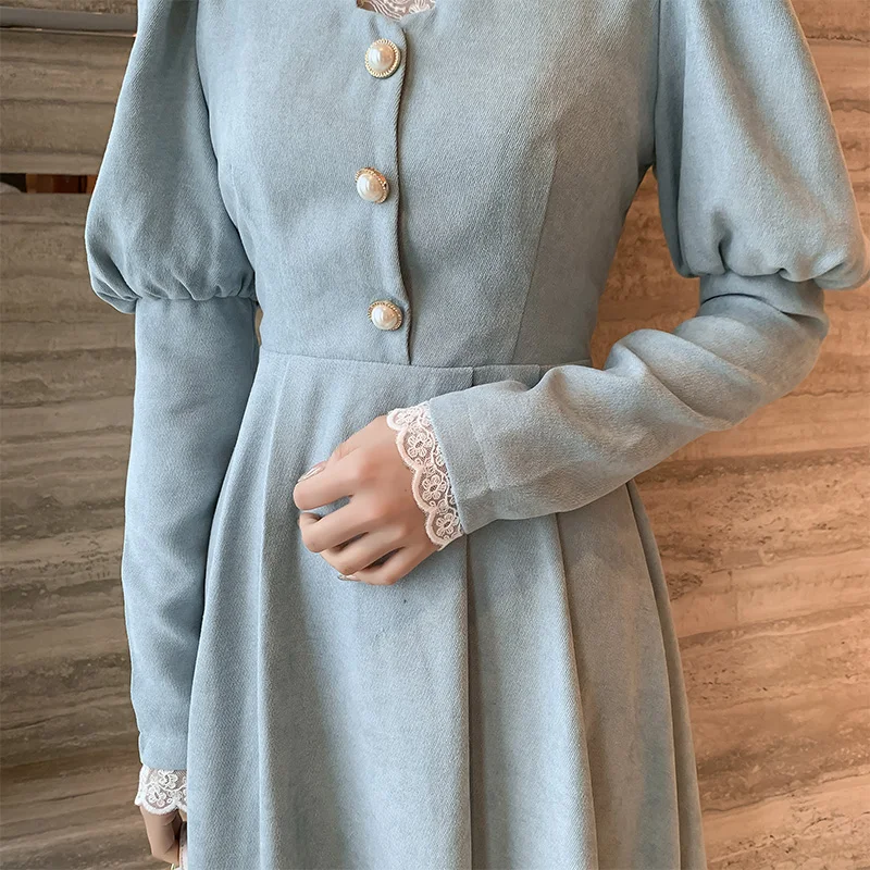 

VICONE Long sleeve dress with thin waist and petal collar