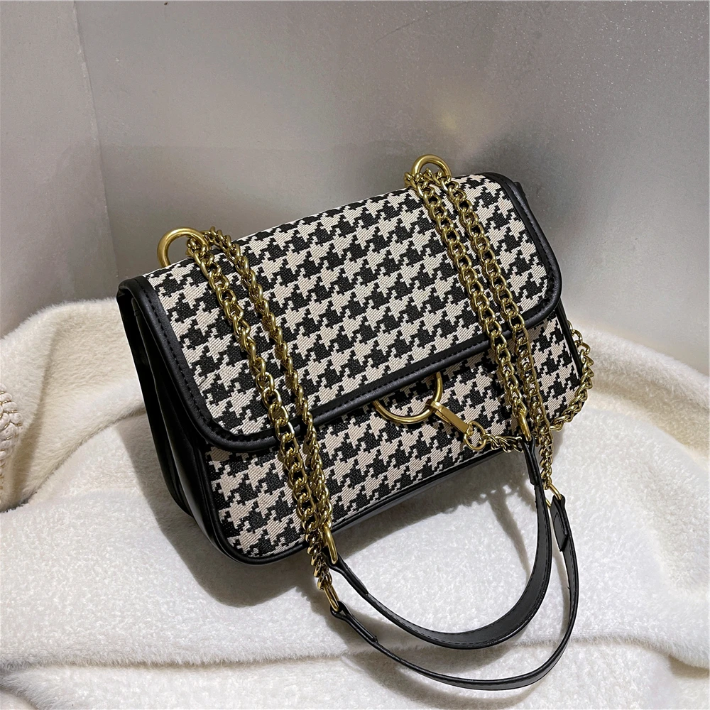 

Winter Popular Weaving Plaid Chain Baguette Shoulder Bags For Women Desiger Brand High Quality Medium Crossbody Bags 2022 NEW