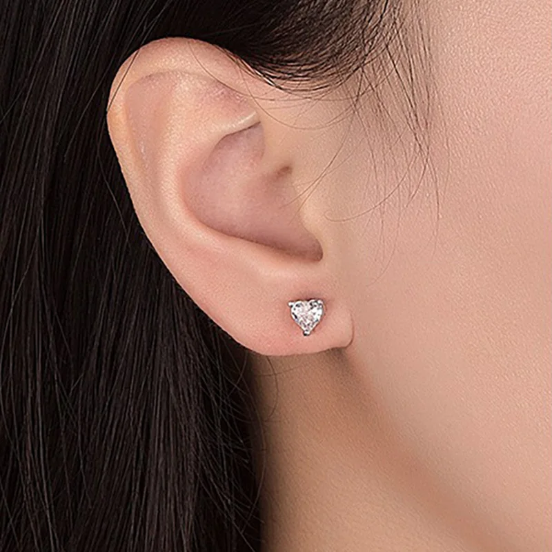 

IOGOU New 925 Sterling Crystal Earrings for Women Lovely Heart Shaped CZ Zircon Stud Earrings 925 Sliver Ear Buckle Lady Jewelry