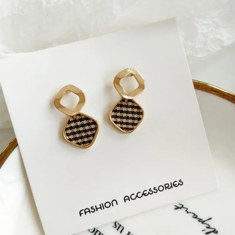 Винтажные черно белые простые мозаичные сетчатые серьги корейская мода
