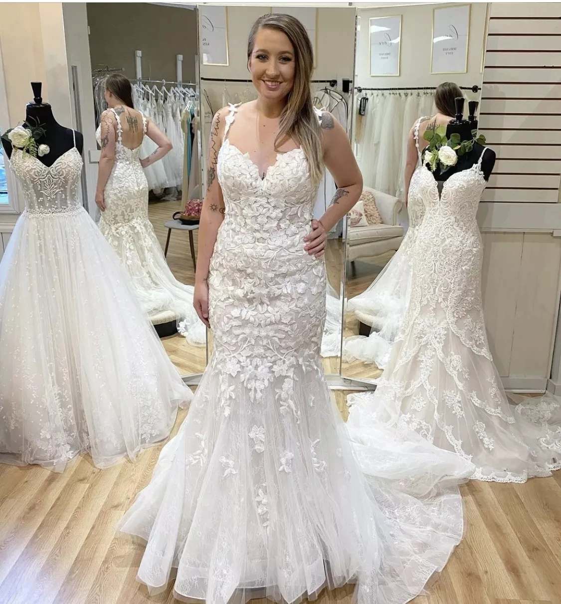 

Wedding Dress Mermaid Sweetheart Spaghetti Straps Lace Appliques Button Sleeveless Backless Floor Length Sweep Train Bridal Gown