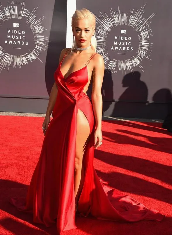 Высокая сторона сплит сексуальный красный ковер знаменитости Выпускные платья