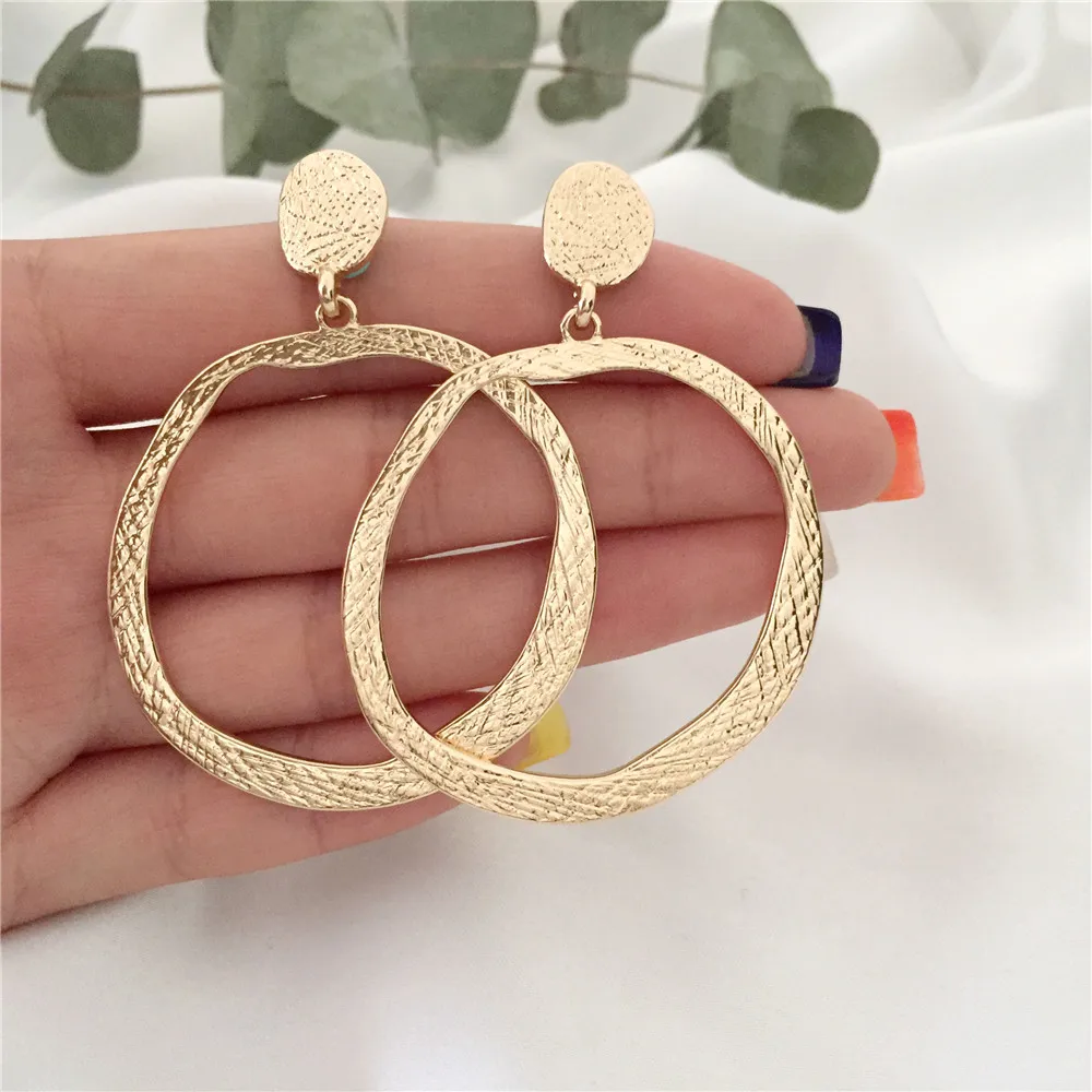 

Новые Модные индивидуальные большие серьги-капли золотого цвета, серьги-подвески в форме сердца для шикарных женщин