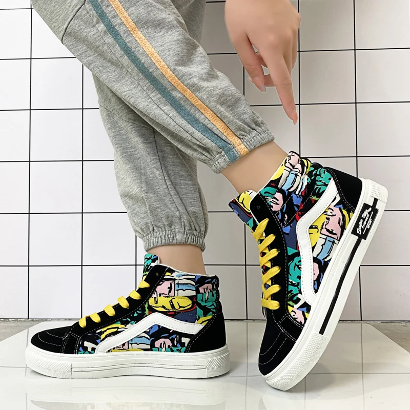 

2021 New Men Shoes Men Casual Canvas Shoes Fashion Lightweight Lace Up Sneakers Summer Breathable Men Flats Shoes Male Footwear