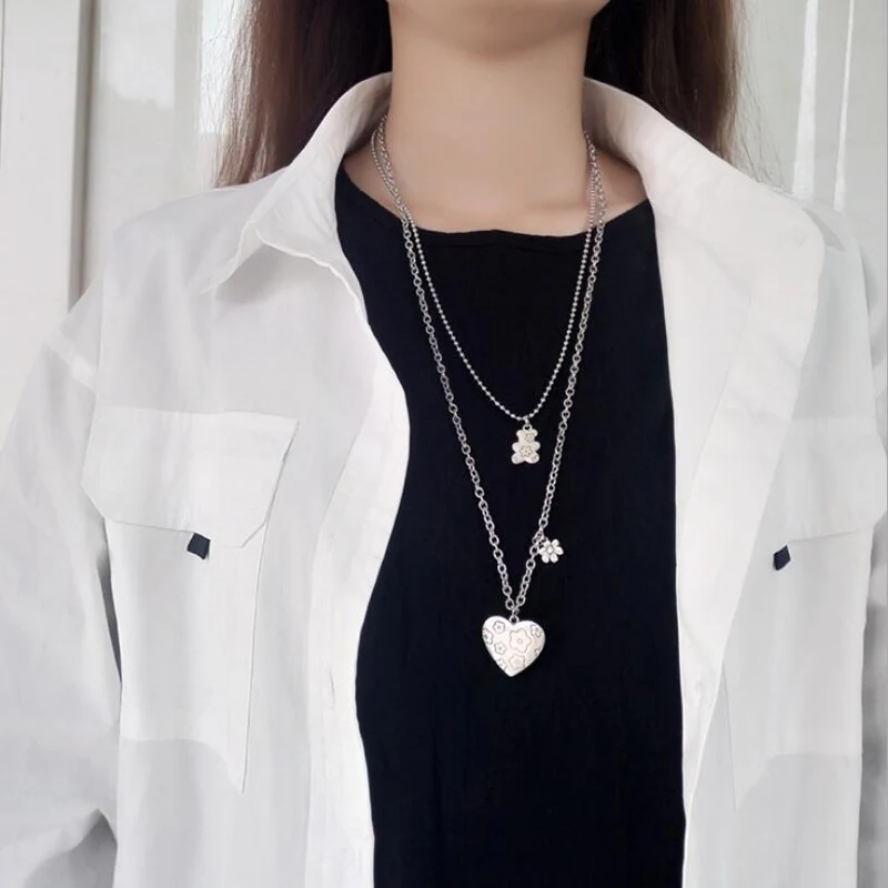 

2Pcs Vintage Stainless Steel Flower Bear Heart Pendant Necklaces Hiphop Jewelry Cool For Gifts Accessories Party Nightclub