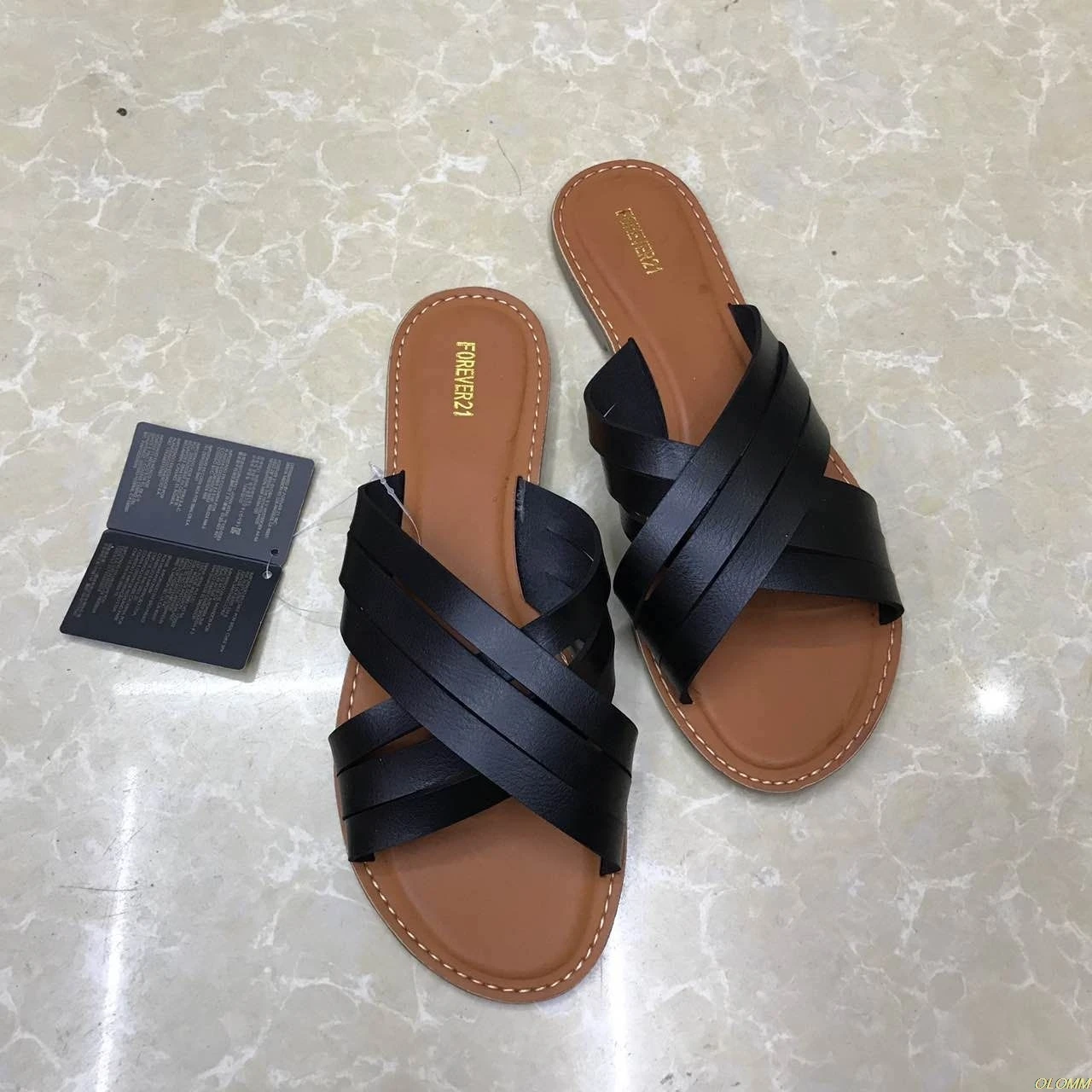 

Summer Style Women Shoes Genuine Leather Casual Cool Slippers Female Flat Sandals New Soft Bottom Beach Slippers