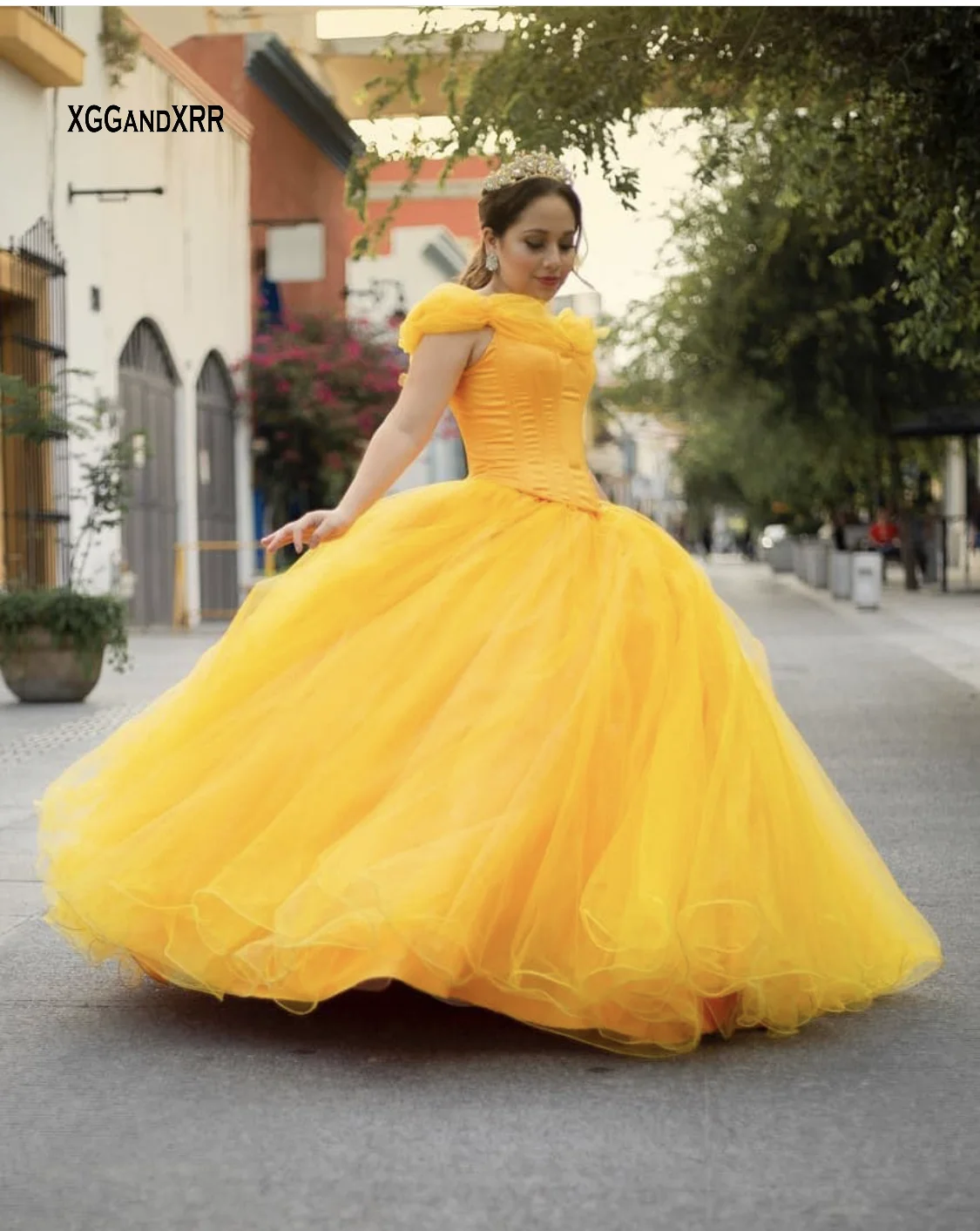 

Золотые платья Quinceanera желтого цвета 2020, Бальное длинное платье для выпускного вечера, милое платье 15 16, вечерние платья принцессы на день рож...
