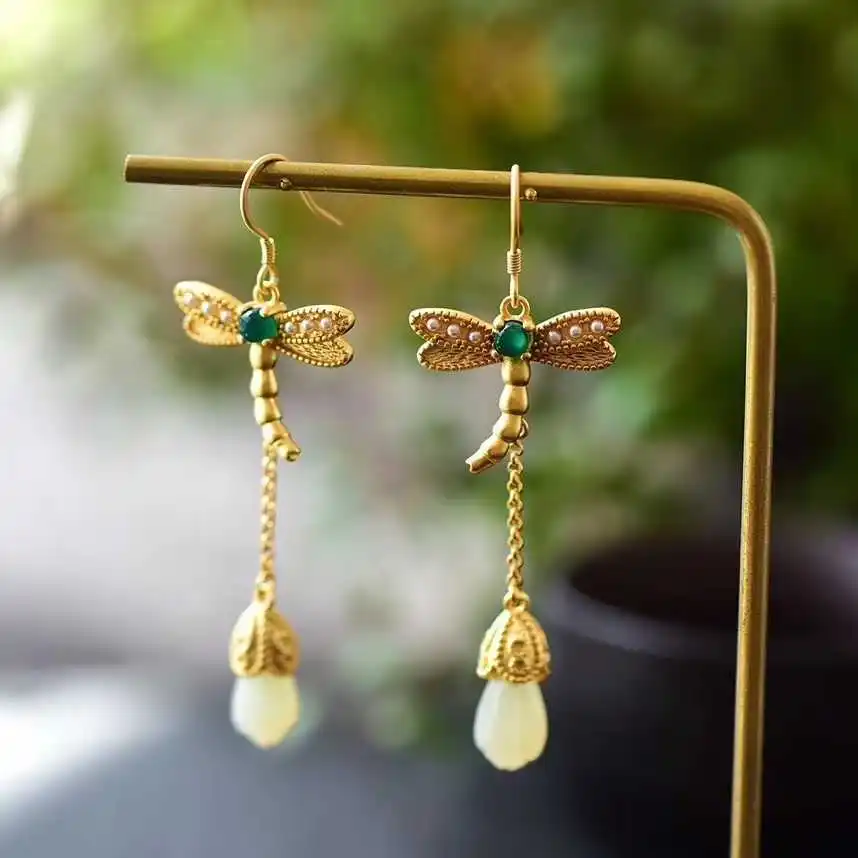 Очаровательные женские ювелирные изделия из белого нефрита инкрустированные