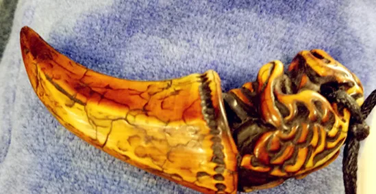 

Ancient Chinese fine grain tiger tooth bone powder carving art